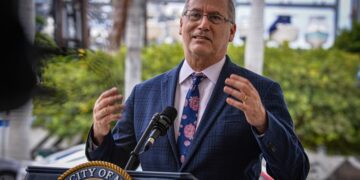 Miami Beach declara el estado de emergencia e impone toque de queda