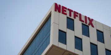 Netflix paraliza toda sus producciones en Rusia