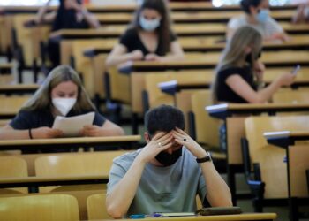 Cifra de estudiantes internacionales baja en el Oeste de EEUU por la pandemia