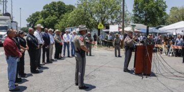 Sepultan en El Salvador los restos de padre e hijo ahogados en río Suchiate