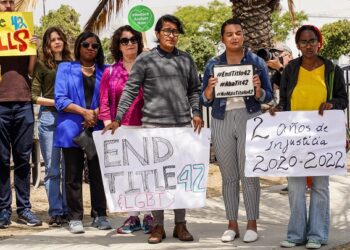 Dos migrantes mueren tras naufragio de embarcación en suroriente de México