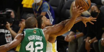 Warriors: 108-Celtics: 120: Boston se adelanta en las Finales con una lección de resistencia