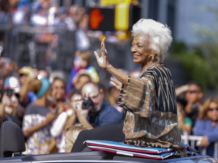 Muere la actriz Nichelle Nichols, que encarnó a Nyota Uhura de “Star Trek”
