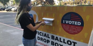 Los demócratas de Estados Unidos aceleran su inversión mediática en el votante latino