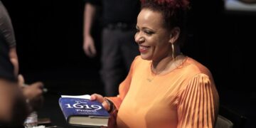 Libros prohibidos: la guerra cultural que se libra en los colegios de Estados Unidos