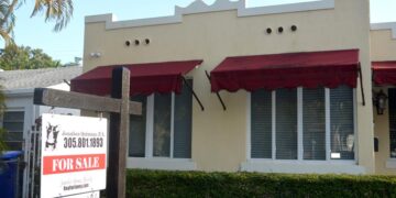 Las ventas de viviendas nuevas en Estados Unidos se disparan un 28.8% en agosto