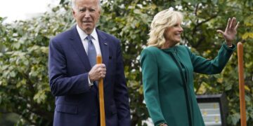 Congresistas demócratas urgen a Biden a que hable con Rusia sobre Ucrania