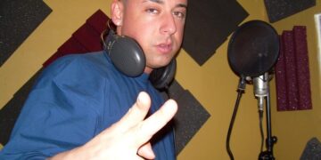 Artista puertorriqueño Cosculluela enfrenta 15 cargos por violencia machista