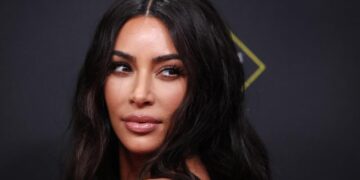 Multa millonaria contra Kim Kardashian por anunciar ilegalmente criptomonedas