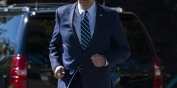 Biden propone impuestos al exceso de beneficios de las compañías petroleras