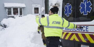 El número de muertos en el oeste de Nueva York por la tormenta sube a 37