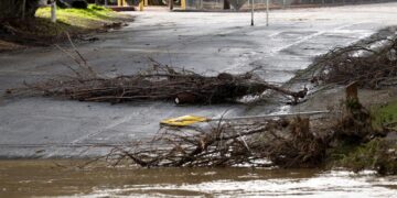 California sigue en alerta por tormentas que dejan ya 14 muertos