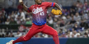 2-14. Estados Unidos humilla a Cuba y jugará su segunda final en el Clásico