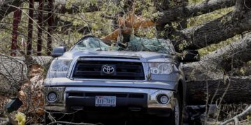 Aumentan a 26 los muertos por los tornados en Misisipi y Alabama