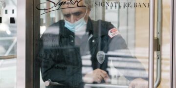 Un banco estadounidense compra la mayoría del Signature Bank tras su colapso