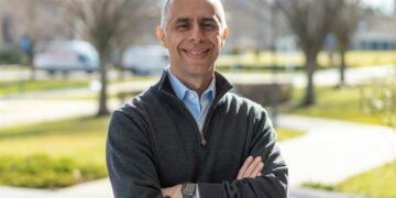 Jorge Elorza, el latino que aboga por escuelas de alta calidad para todos