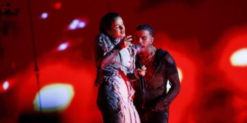 Rosalía derrocha emoción al presentarse junto a Rauw Alejandro en Puerto Rico