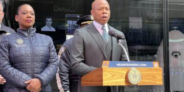Lujoso hotel Roosevelt, de Nueva York, será reabierto para alojar a inmigrantes con niños