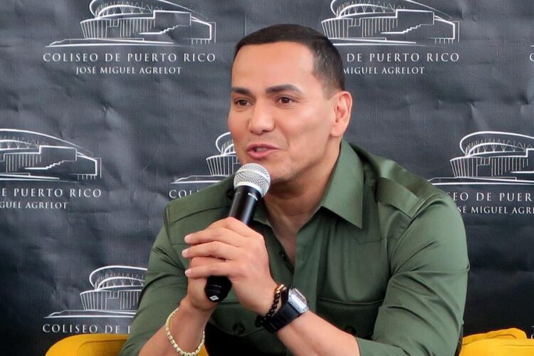 Víctor Manuelle llevará a Puerto Rico en “un viaje” para festejar sus 30 años