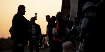 Nuevas políticas migratorias de Estados Unidos han creado un cuello de botella en la frontera sur
