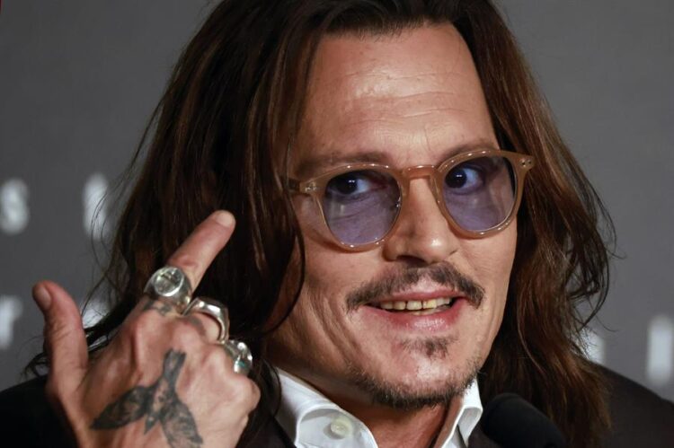 Amber Heard paga un millón de euros a Johnny Depp un año después de su mediático juicio