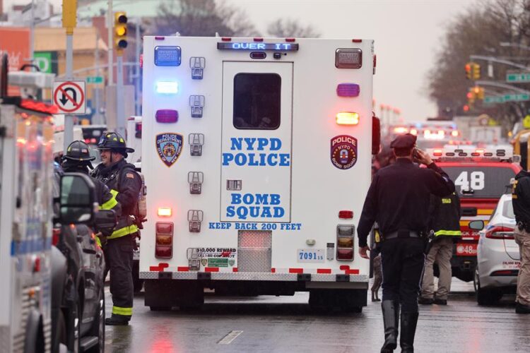 Mueren cuatro personas en un incendio en tienda de bicicletas eléctricas en Nueva York