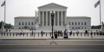 Biden advierte que el fallo del Supremo allana la discriminación al colectivo LGTBI