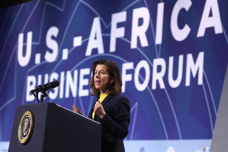La secretaria de Comercio de Estados Unidos revela su intención de visitar China este verano