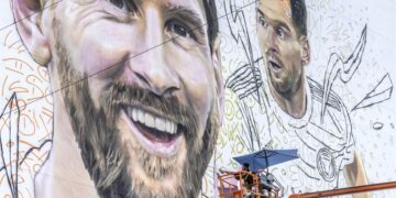 Un mural de 20 metros de un Messi sonriente le da la bienvenida a Miami