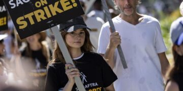 Postponen los premios Emmy al próximo año por la huelga de actores y guionistas