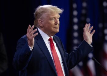 Hutchinson, la funcionaria de la Casa Blanca que testificó contra Trump publicará un libro
