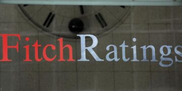Fitch rebaja su calificación de Estados Unidos: un jarro de agua fría para una economía boyante