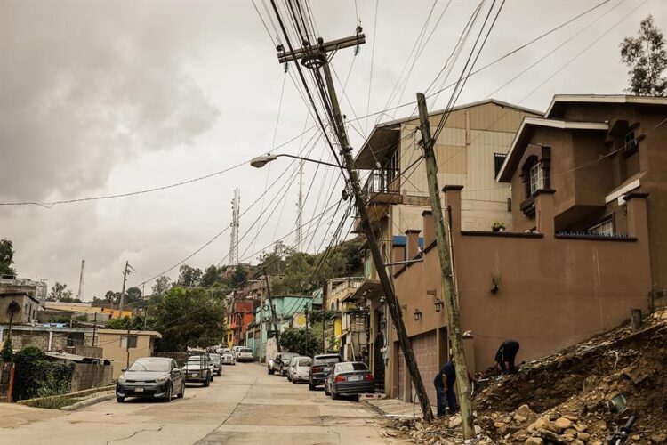 El paso de la tormenta tropical Hilary deja cuatro muertos en el noroeste de México