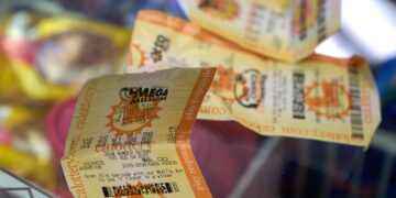 Afortunado de Florida gana un premio acumulado de lotería de 1.580 millones de dólares