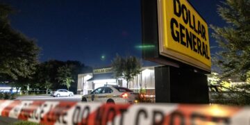 Guardia evitó matanza en universidad a manos del autor de tiroteo en Jacksonville