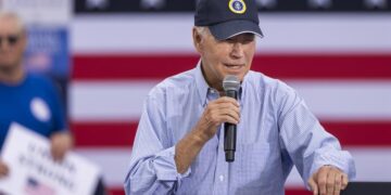 Biden acusa a Trump de ser uno de los pocos presidentes que destruyó empleo