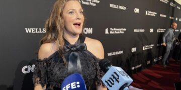 La Fundación Nacional del Libro de EEUU rescinde invitación a Drew Barrymore tras polemica