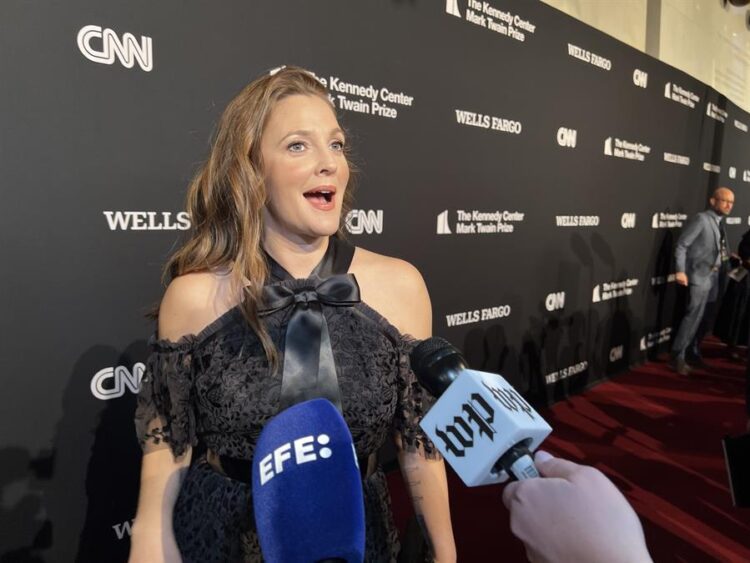 La Fundación Nacional del Libro de EEUU rescinde invitación a Drew Barrymore tras polemica