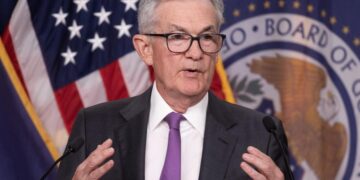 La Fed ve que el crecimiento salarial se desacelerará “ampliamente” en Estados Unidos