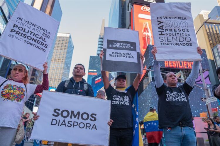 Venezolanos reclaman en Times Square el cierre de los “centros de tortura” en su país