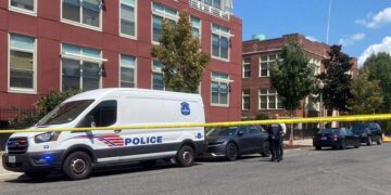 Un muerto y dos heridos por un tiroteo en una escuela de Luisiana