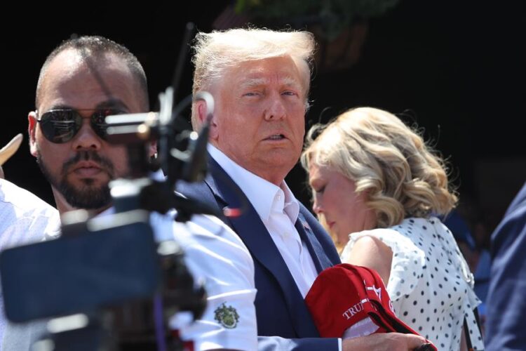 Trump estudia pedir que su caso en Georgia se traslade a un tribunal federal