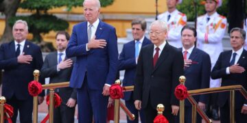 Estados Unidos y Vietnam firman un acuerdo de asociación estratégica ante el auge de China