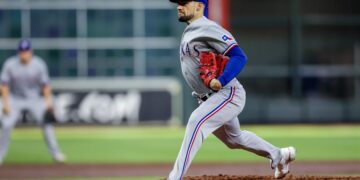 Eovaldi y una ofensiva oportuna le da la segunda victoria a los Rangers en la Serie de Campeonato