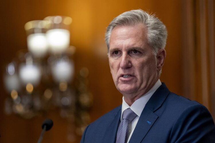 McCarthy dice ahora que su reelección como líder de la Cámara depende de los republicanos