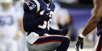 El exjugador de la NFL Sergio Brown es arrestado por el presunto asesinato de su madre
