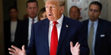 Trump compartió información secreta sobre armas nucleares con un empresario, según medios