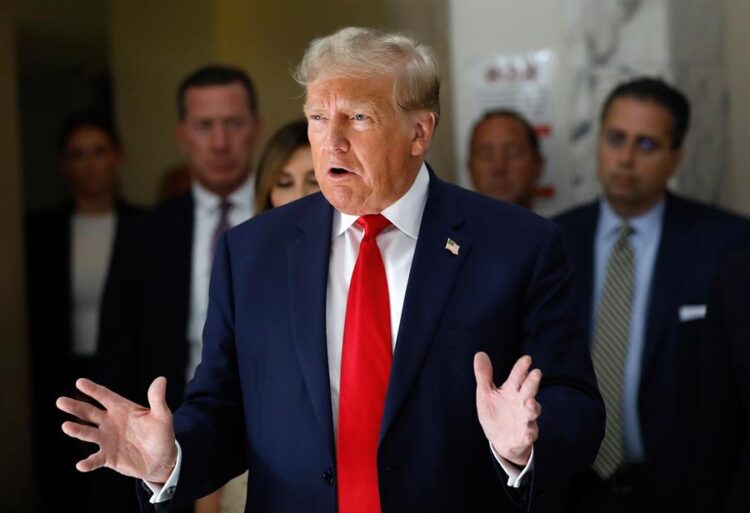 Trump compartió información secreta sobre armas nucleares con un empresario, según medios