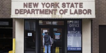 Sube a 231,000 la cifra semanal de solicitudes del subsidio por desempleo en Estados Unidos