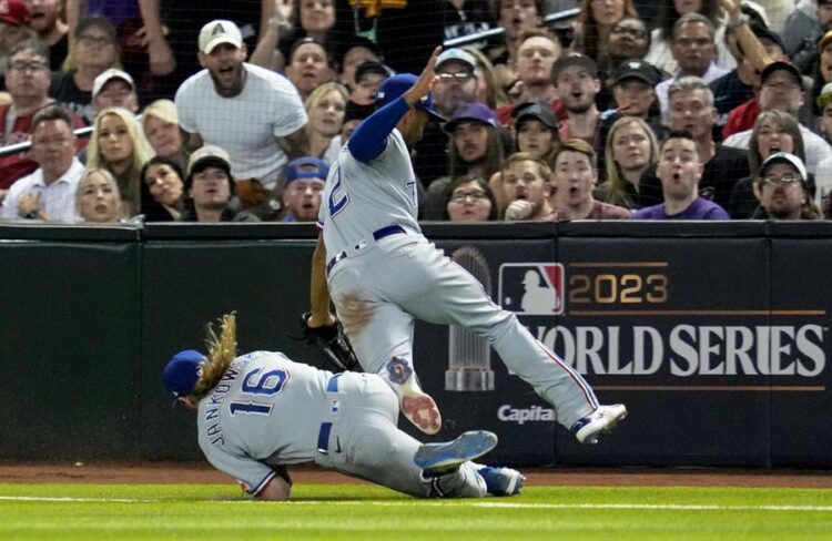 El poder de Semien y Seager coloca a Rangers a un triunfo de conquistar la Serie Mundial